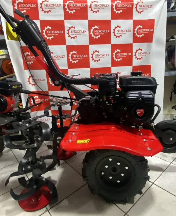 Motocultor marca Ducati de 7HP