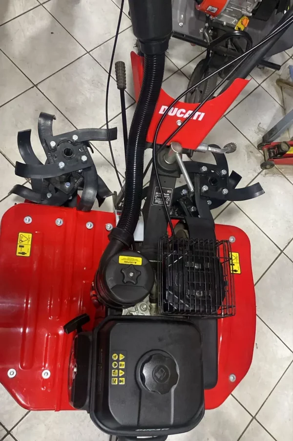 Motocultor marca Ducati de 7HP - Imagen 3